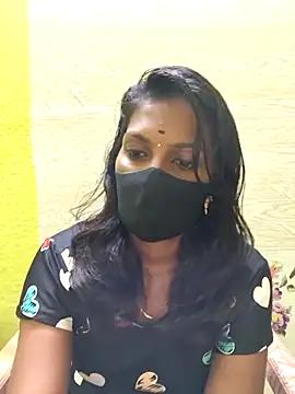 Snapshot of Honey_rosetamil chatting on December 21, 5:58 pm Honey rosetamil online show from December 21, 5:58 pm