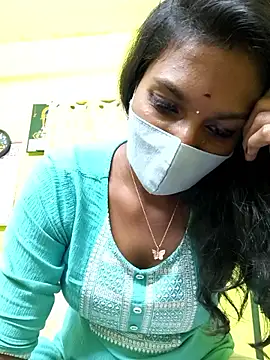 Snapshot of Honey_rosetamil chatting on February 4, 6:25 pm Honey rosetamil online show from February 4, 6:25 pm