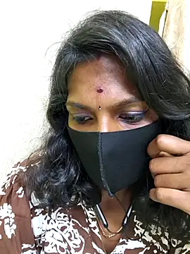 Snapshot of Honey_rosetamil chatting on July 15, 7:15 am Honey rosetamil online show from July 15, 7:15 am