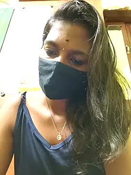 Snapshot of Honey_rosetamil chatting on February 17, 9:56 pm Honey rosetamil online show from February 17, 9:56 pm