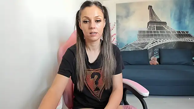 RheaEtthan online show from March 15, 11:39 am