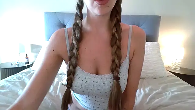 Snapshot of TaylorWest62 chatting on September 25, 2:01 pm TaylorWest62 online show from September 25, 2:01 pm