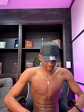 Snapshot of Brycce_santos chatting on October 27, 2:18 pm Brycce santos online show from October 27, 2:18 pm