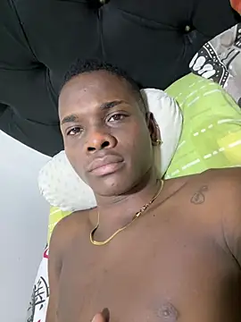 Snapshot of Brycce_santos chatting on June 3, 11:11 am Brycce santos online show from June 3, 11:11 am