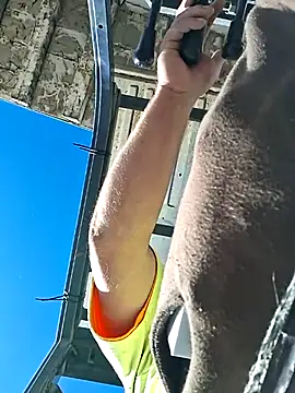 Snapshot of lildhot chatting on October 31, 7:54 pm lildhot online show from October 31, 7:54 pm