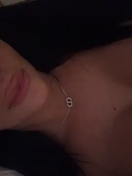 Snapshot of AriannaIsabellax chatting on October 6, 10:54 pm AriannaIsabellax online show from October 6, 10:54 pm