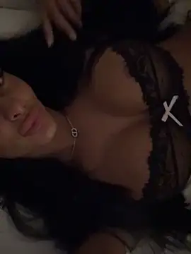 Snapshot of AriannaIsabellax chatting on October 29, 5:39 am AriannaIsabellax online show from October 29, 5:39 am