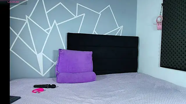 karlamoon23 online show from March 23, 7:58 pm