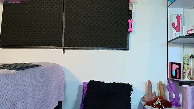 karlamoon23 online show from March 28, 8:54 pm