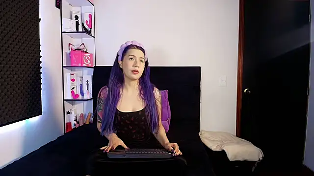 karlamoon23 online show from February 12, 10:31 pm