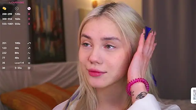 LilianBenskin online show from December 1, 5:19 am