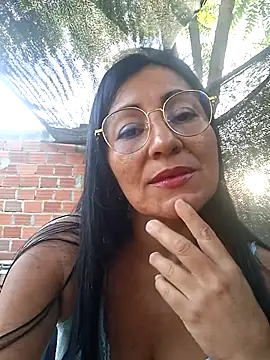 Snapshot of maturexxxnaughty chatting on July 17, 11:29 am maturexxxnaughty online show from July 17, 11:29 am