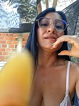 Snapshot of maturexxxnaughty chatting on July 6, 3:03 pm maturexxxnaughty online show from July 6, 3:03 pm