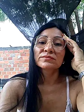 Snapshot of maturexxxnaughty chatting on July 6, 11:39 am maturexxxnaughty online show from July 6, 11:39 am