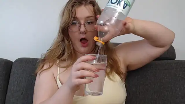 AgnesRoseCams online show from March 12, 9:57 am