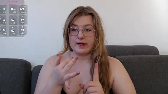 AgnesRoseCams online show from March 19, 11:21 am