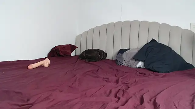 Snapshot of AgnesRoseCams chatting on October 14, 7:31 am AgnesRoseCams online show from October 14, 7:31 am