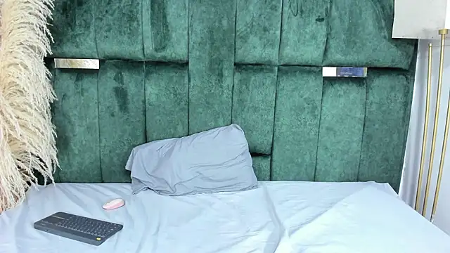 Snapshot of Chloe_jackson25 chatting on January 16, 6:34 pm Chloe jackson25 online show from January 16, 6:34 pm