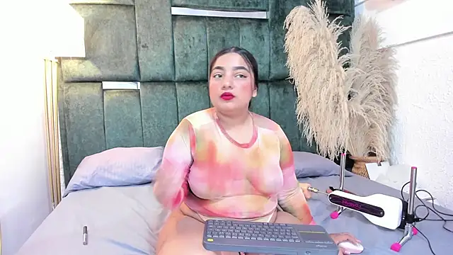 Snapshot of Chloe_jackson25 chatting on February 18, 6:37 pm Chloe jackson25 online show from February 18, 6:37 pm