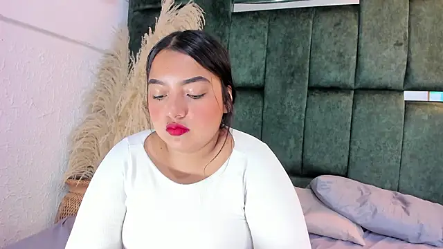 Snapshot of Chloe_jackson25 chatting on February 24, 5:47 pm Chloe jackson25 online show from February 24, 5:47 pm