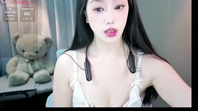 Snapshot of LINLIN-2025 chatting on September 9, 3:10 pm LINLIN-2025 online show from September 9, 3:10 pm