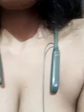 kaviyaponnu0987 online show from November 2, 10:42 am