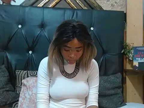 Juicy Candy-Reloaded online show from March 19, 9:09 am