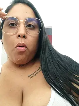 Snapshot of Khertt-Slov chatting on October 11, 3:57 pm Khertt-Slov online show from October 11, 3:57 pm