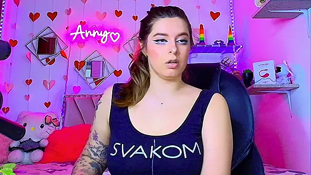 Snapshot of Anny_Hurtado chatting on October 18, 8:16 am Anny Hurtado online show from October 18, 8:16 am