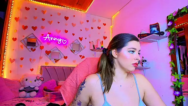 Snapshot of Anny_Hurtado chatting on September 21, 8:08 am Anny Hurtado online show from September 21, 8:08 am