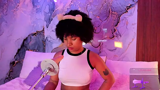 Lolalewis777 online show from October 26, 8:42 pm