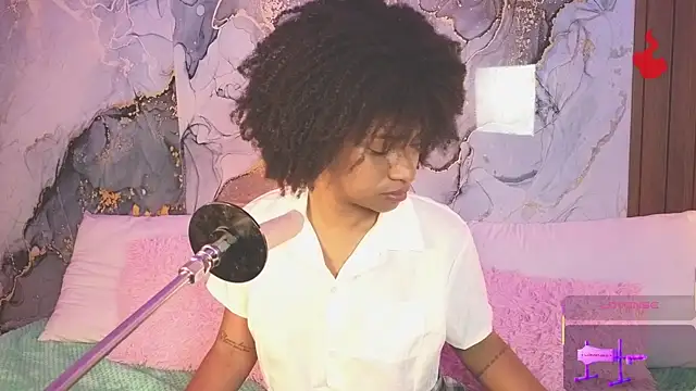 Snapshot of Lolalewis777 chatting on May 31, 8:20 pm Lolalewis777 online show from May 31, 8:20 pm