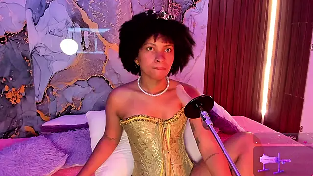 Lolalewis777 online show from November 1, 4:56 pm