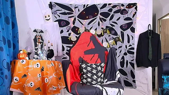 Snapshot of DaveSoldier chatting on October 31, 4:31 am DaveSoldier online show from October 31, 4:31 am