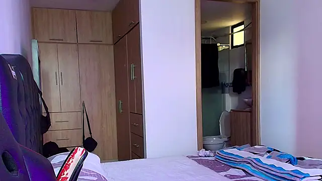 Snapshot of DaveSoldier chatting on February 19, 4:37 pm DaveSoldier online show from February 19, 4:37 pm