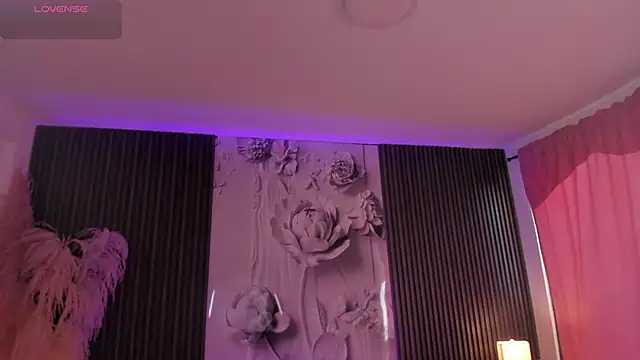 ShaniaDaniels online show from April 12, 9:51 pm