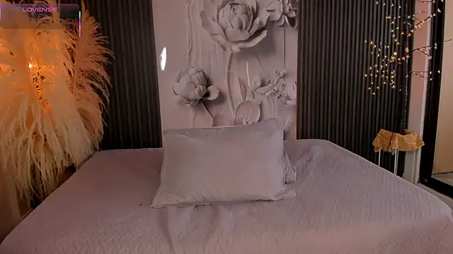 ShaniaDaniels online show from February 25, 9:36 pm