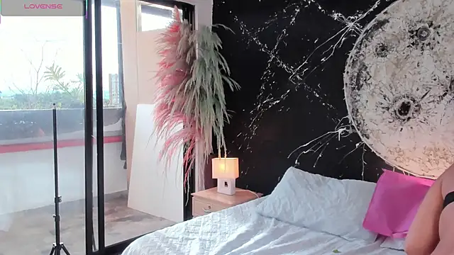 ShaniaDaniels online show from December 20, 8:55 pm