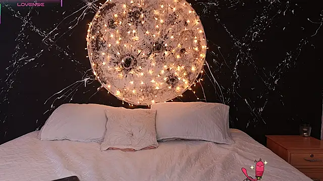 ShaniaDaniels online show from November 24, 9:59 pm