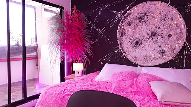 ShaniaDaniels online show from December 17, 7:52 pm