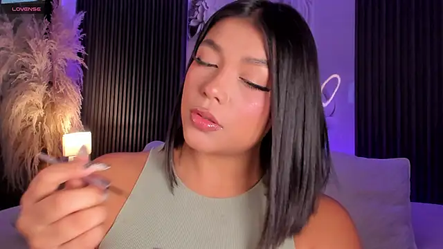 ShaniaDaniels online show from March 4, 10:50 pm