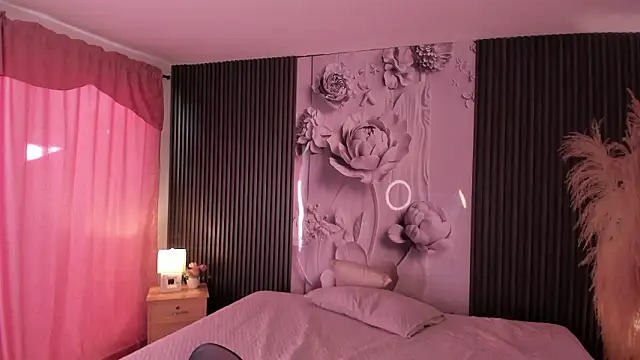 ShaniaDaniels online show from March 28, 10:00 pm