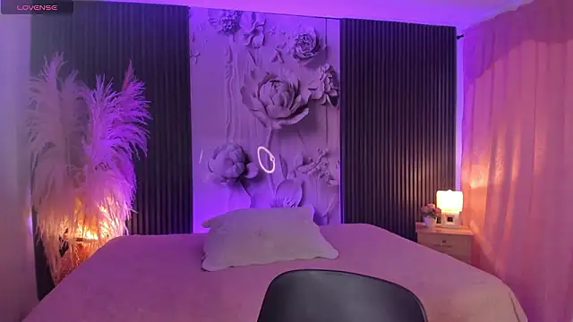 ShaniaDaniels online show from March 24, 8:31 pm