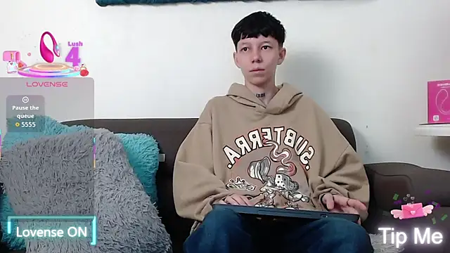 LiamBrown09 online show from January 7, 12:10 pm