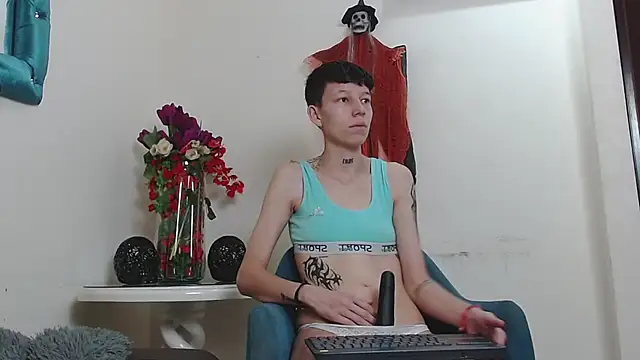 LiamBrown09 online show from October 20, 7:14 pm