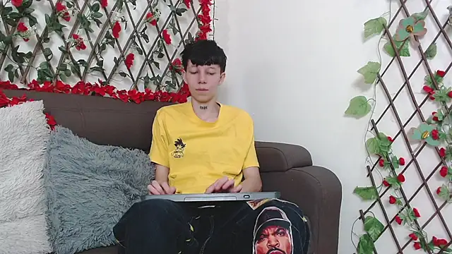 LiamBrown09 online show from March 21, 7:07 pm