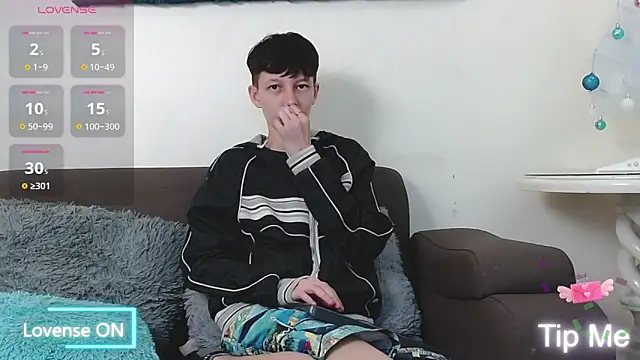 LiamBrown09 online show from December 2, 7:48 pm