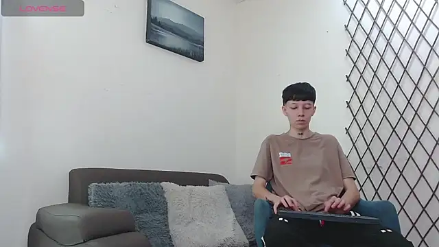 LiamBrown09 online show from February 23, 7:36 pm