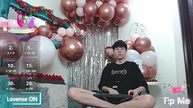 LiamBrown09 online show from February 16, 7:12 pm