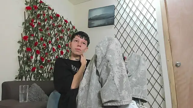 LiamBrown09 online show from June 20, 7:30 pm